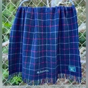 Burberrys Wool Lap Blanket‎